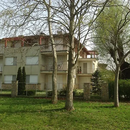 Διαμέρισμα Napos Terasz Apartman *