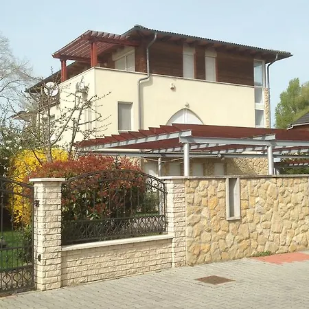 Napos Terasz Apartman Apartment *